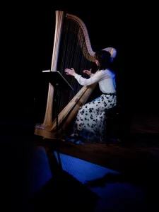 Viéra à la harpe